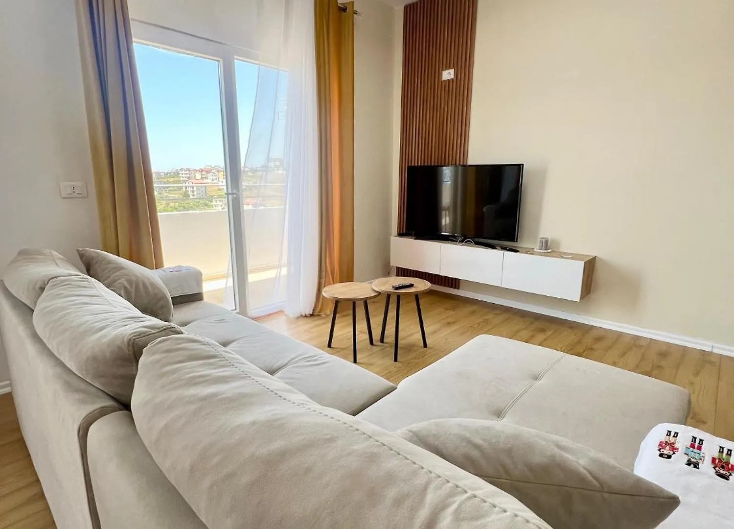 Bsrhomrent Apartment Durres Albania